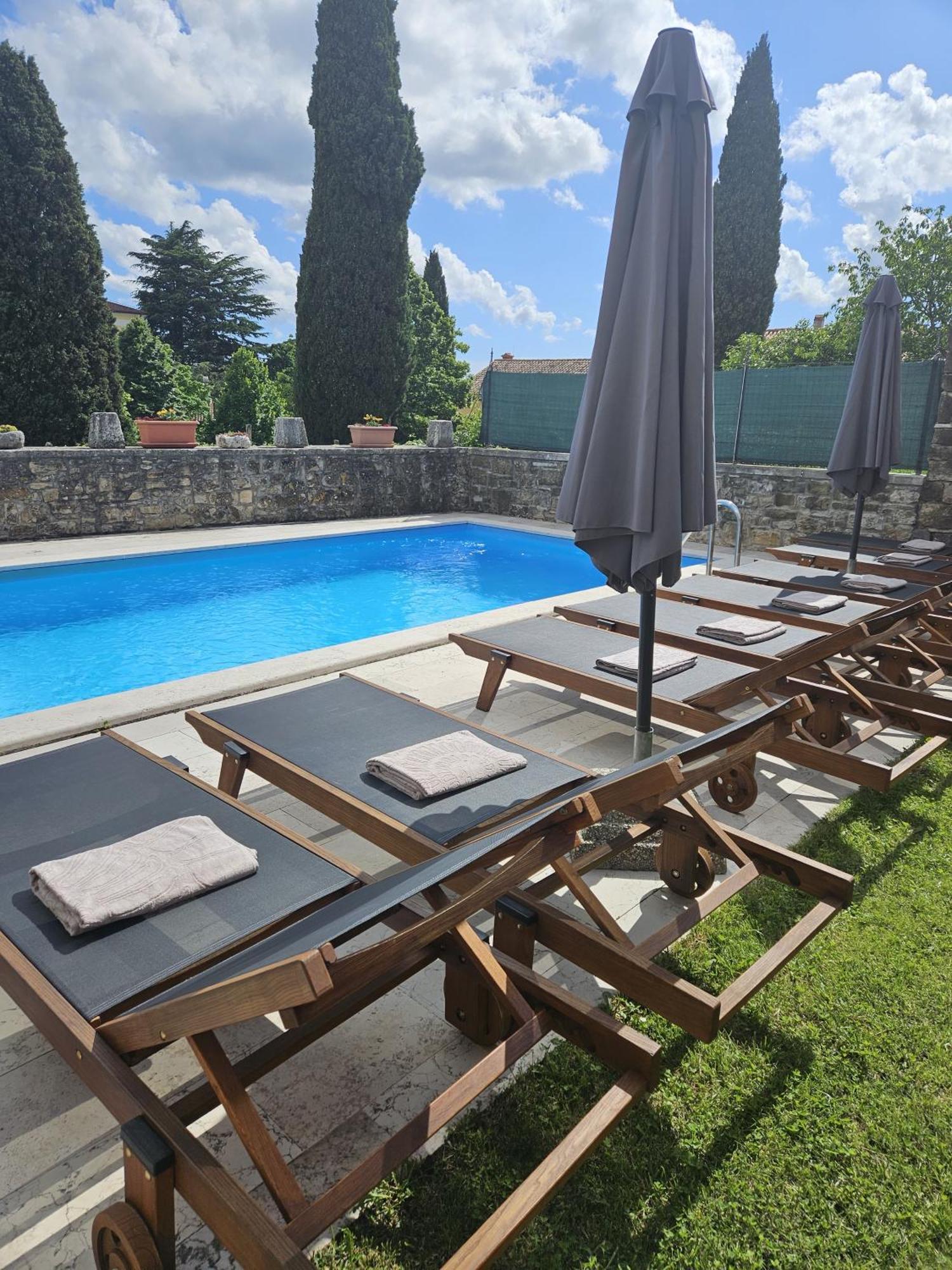 Villa Letizia Oprtalj Esterno foto