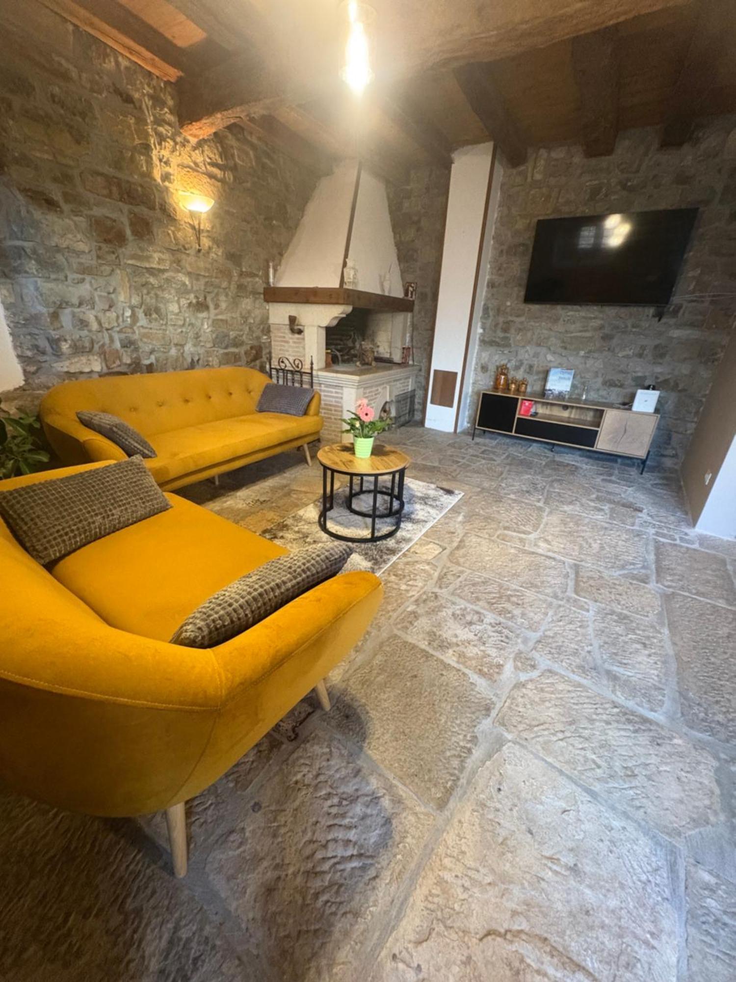 Villa Letizia Oprtalj Esterno foto